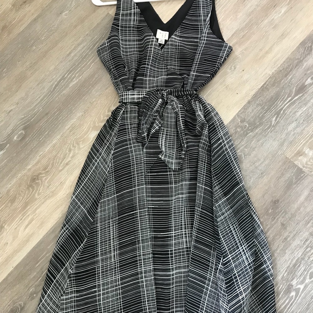 NWT sleeveless dress